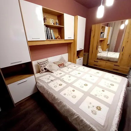 Apartmán аpartment Gogh Chisarja