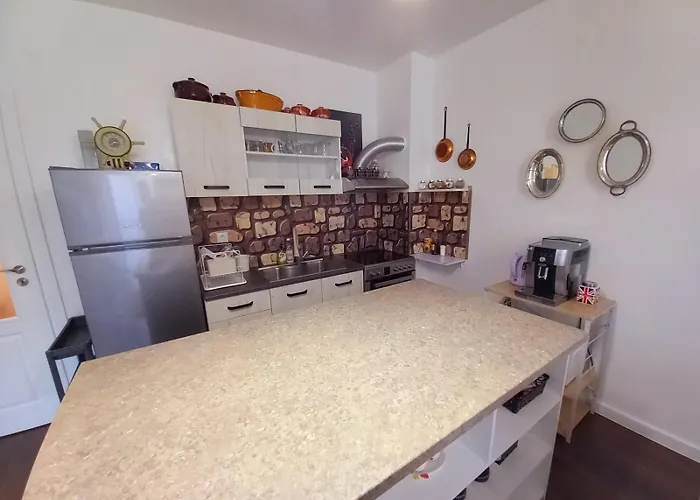 аpartment Gogh Apartment Hisarya